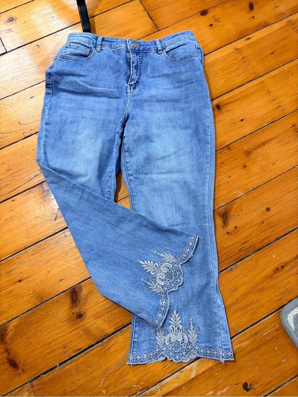 Frank Lyman Design Light Blue Embroidered Ankle Jeans